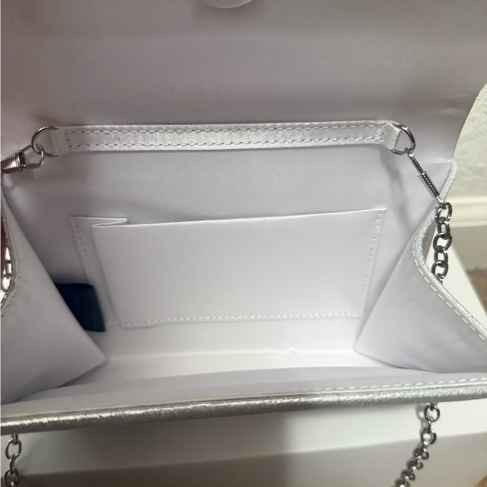 Elegant Silver Clutch Bag - Picture 4 of 4